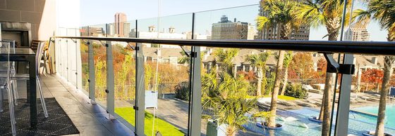 6 Commercial Deck Railing Systems for Safety and Aesthetics