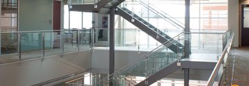 STAINLESS STEEL GLASS BALUSTRADE – BLADE