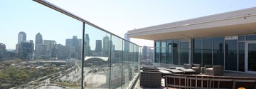 WINDWALL Glass Screen System