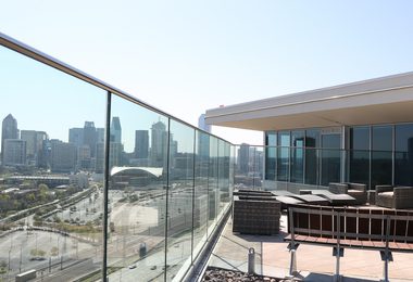 WINDWALL Glass Screen System
