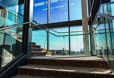 STRUCTURAL GLASS SYSTEM SHOE HIGHLAND VILLAGE END CAP 2 of 20