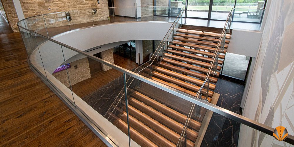 Electric Railing Rayburn Electric - SHOE glass | VIVA Railings