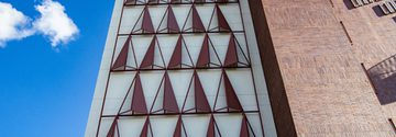 WALLSCAPES WALL SYSTEMS CARAVAN COURT HOTEL METALSPACES 2 of 9