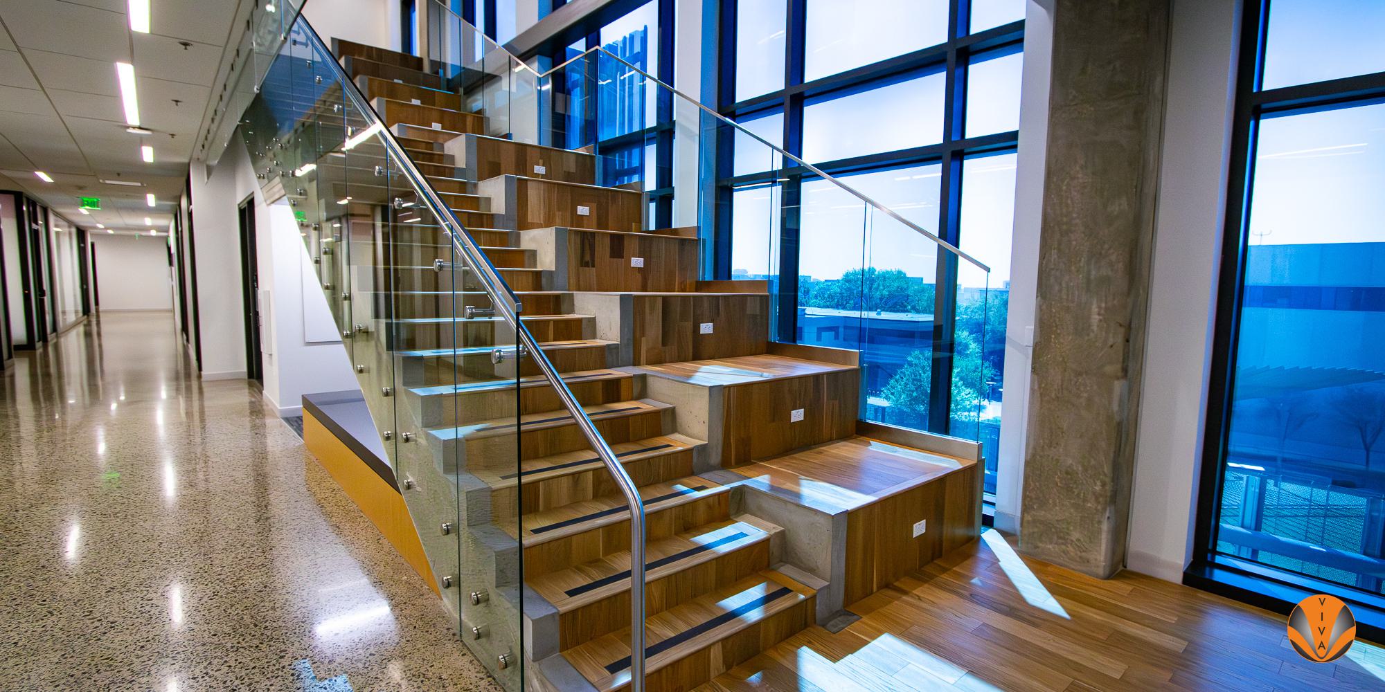 Point-Fixed Structural Glass