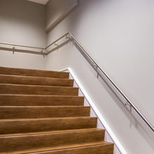 Wall rail