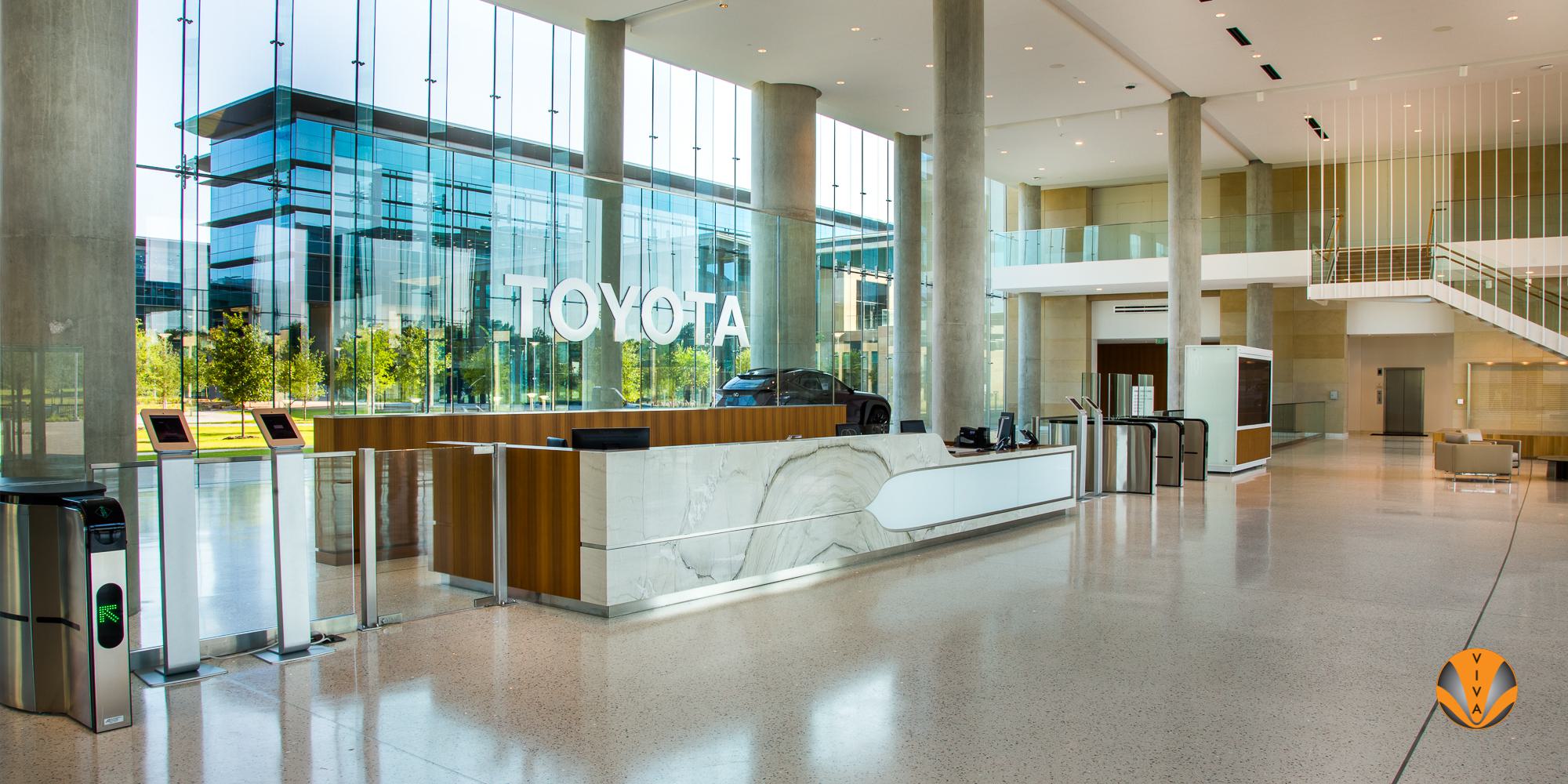 TOYOTA US HEADQUARTERS SHOE GLASS SMOKE BAFFLE SOLO GLASS RAILING